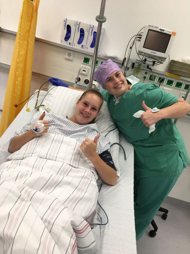 Patientin und Ärztin beim Dreh zum 4. Skoliose Film