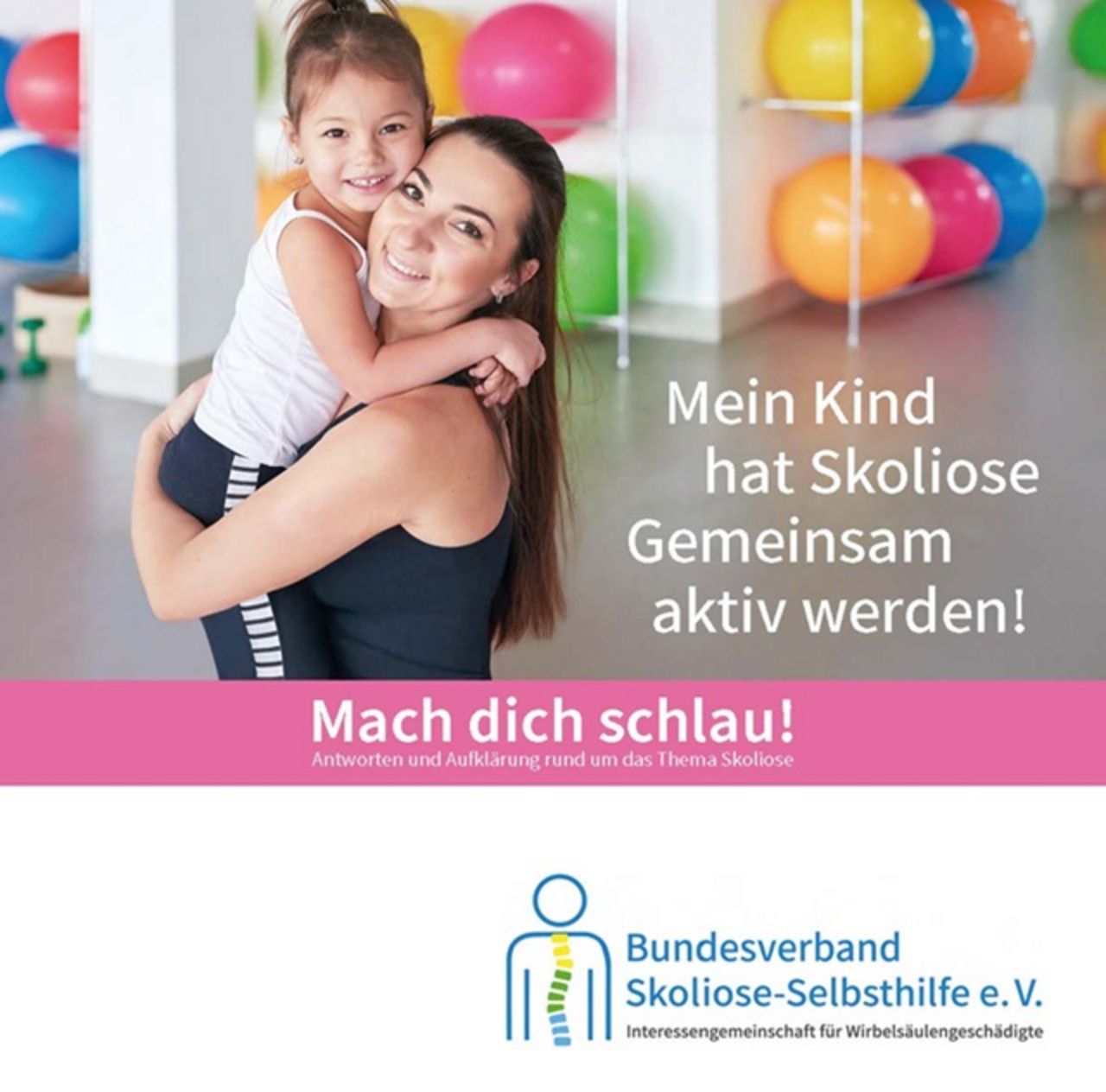 Junge Mutter mit Kleinkind auf dem Arm